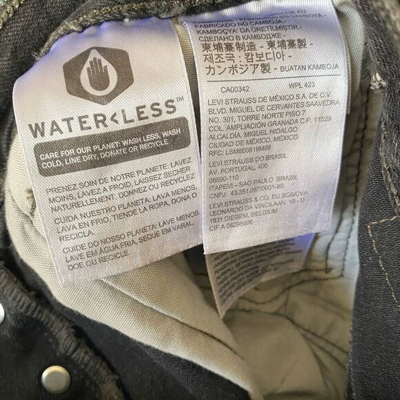 Levi's Premium 501  sz 26 gray distressed‎ jean shorts - Picture 4 of 10